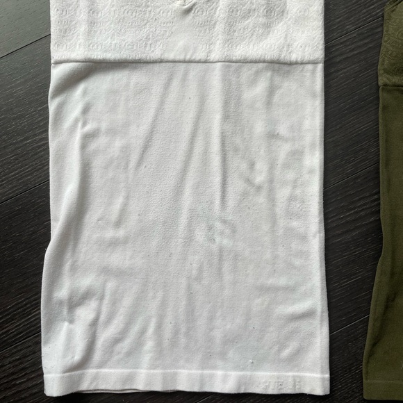 ⭐️3/$50 Lot of 2 XS/S Seamless Guess Tanks Built in Bra - Picture 3 of 14